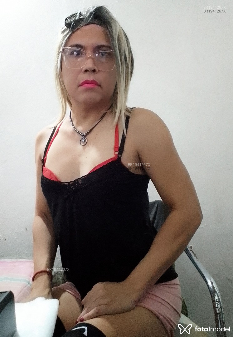 Acompanhante mulher trans loira (o) de olhos castanhos em Virtual Acompanhante mulher trans loira (o) de olhos castanhos em Virtual - Vicky Valentine