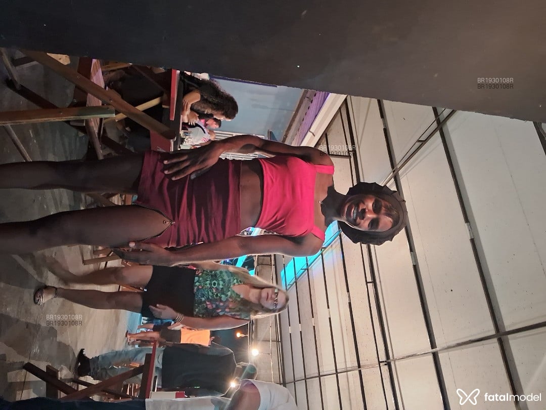 Acompanhante homem trans morena (o) de olhos pretos em Maricá - Luiza