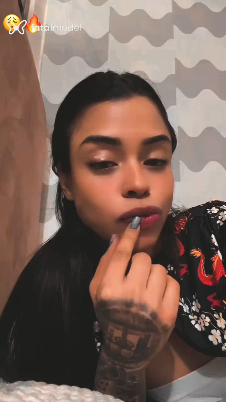 Acompanhante mulher com cabelo castanho de olhos verdes em Rio de Janeiro Acompanhante mulher com cabelo castanho de olhos verdes em Rio de Janeiro - Isabella britt
