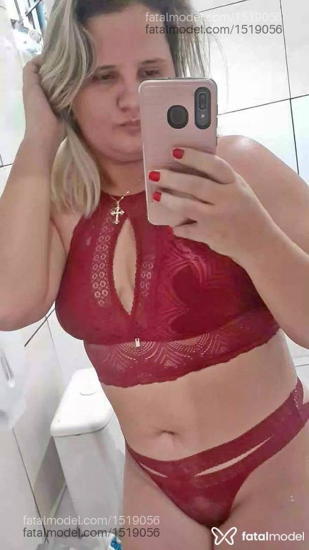 Acompanhante mulher loira (o) de olhos mel - Izabely bizerinha