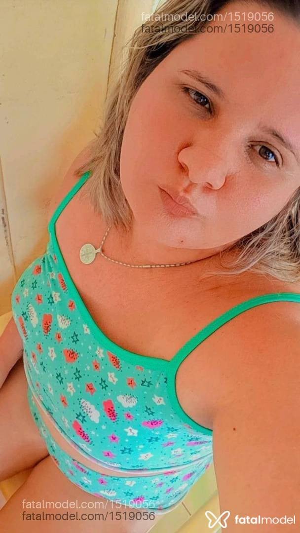 Acompanhante mulher loira (o) de olhos mel - Izabely bizerinha