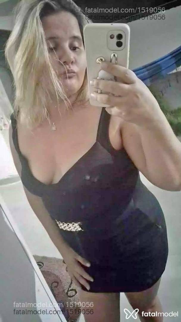 Acompanhante mulher loira (o) de olhos mel - Izabely bizerinha