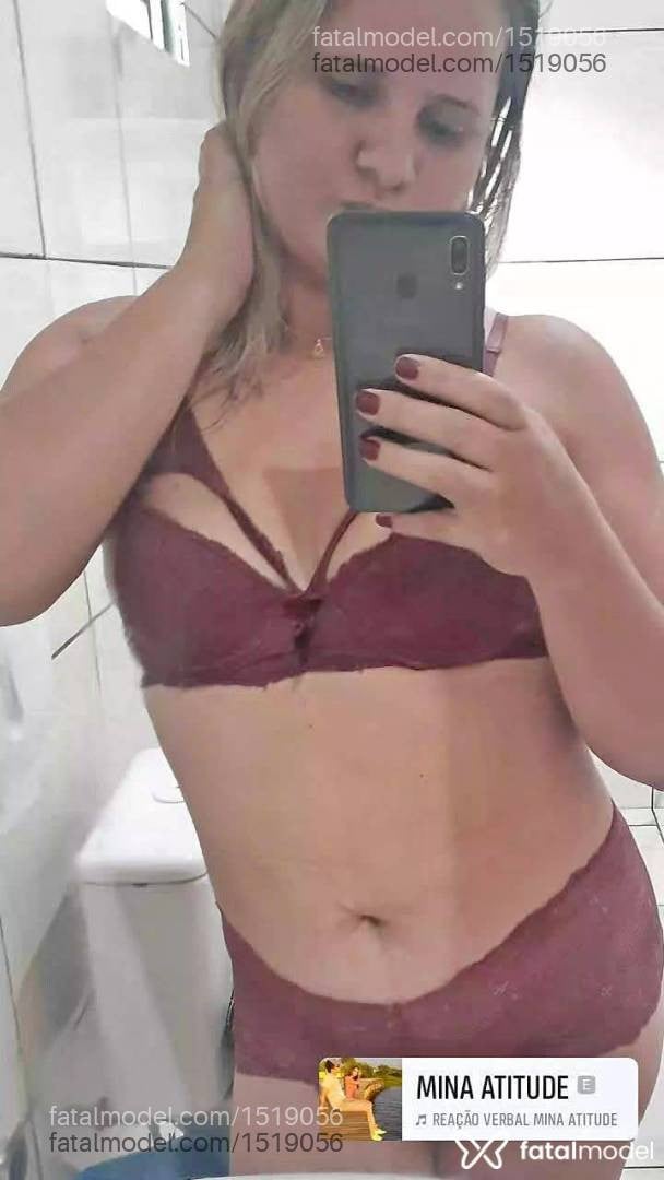 Acompanhante mulher loira (o) de olhos mel - Izabely bizerinha