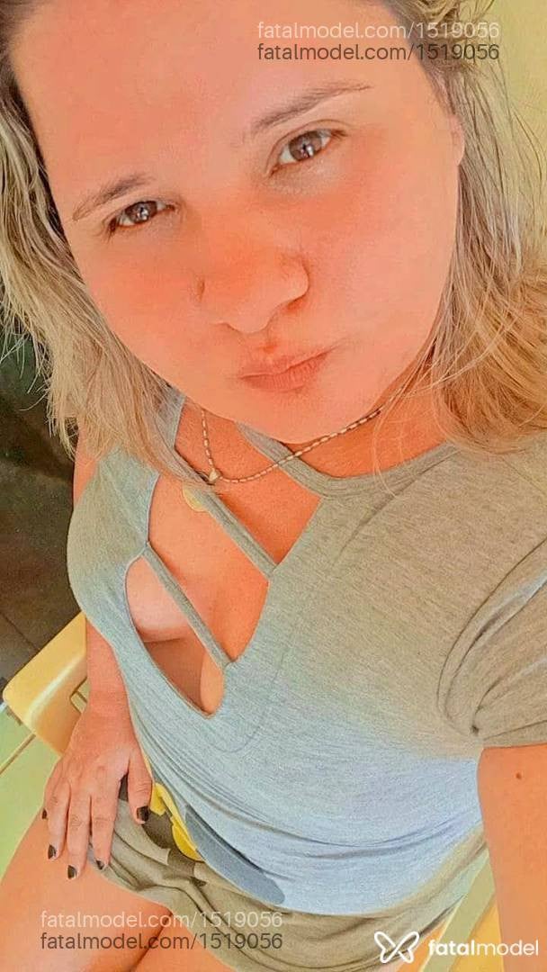 Acompanhante mulher loira (o) de olhos mel - Izabely bizerinha