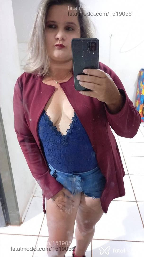 Acompanhante mulher loira (o) de olhos mel - Izabely bizerinha