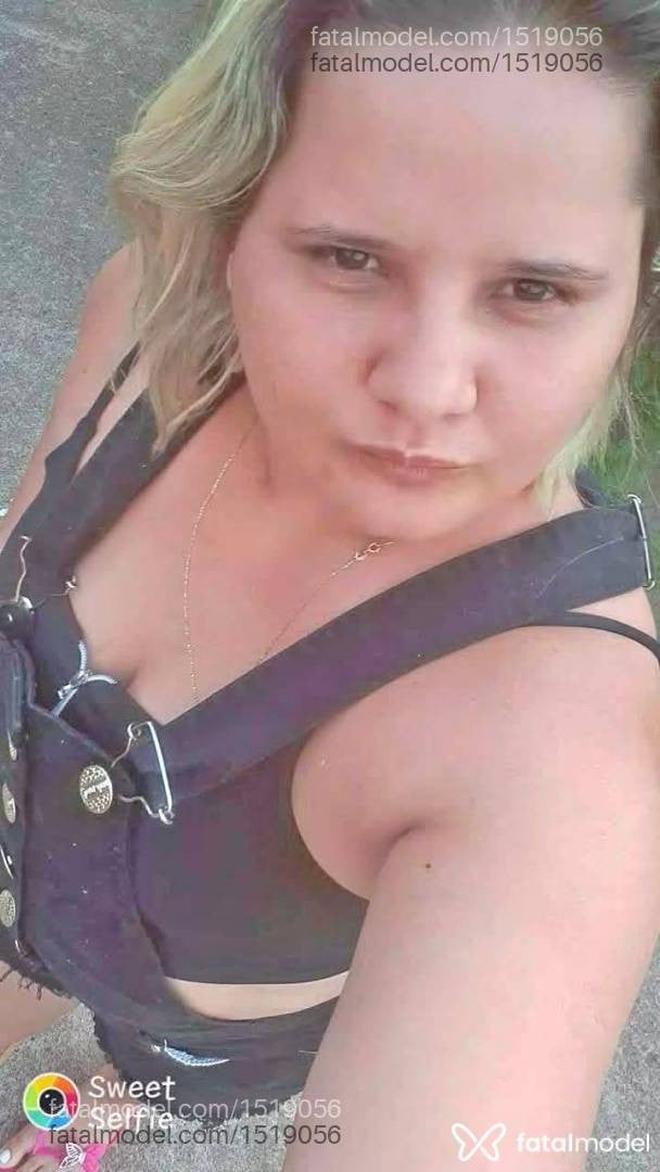 Acompanhante mulher loira (o) de olhos mel - Izabely bizerinha