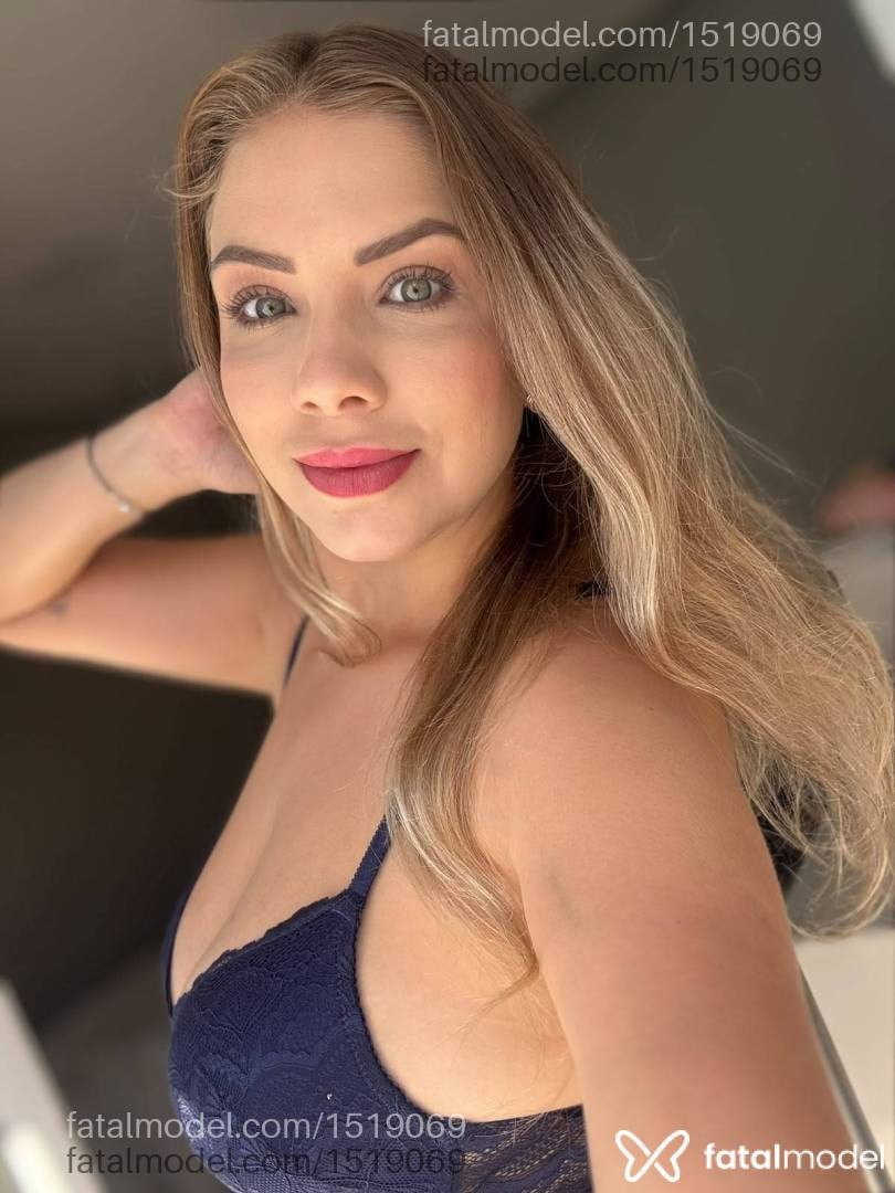 Acompanhante mulher loira (o) de olhos verdes - Laura Lopes