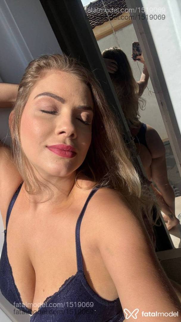 Acompanhante mulher loira (o) de olhos verdes - Laura Lopes