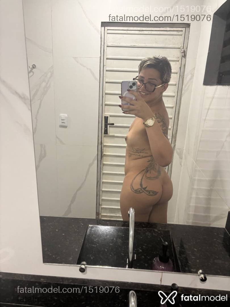 Acompanhante mulher trans loira (o) de olhos pretos - Jhullyzinha