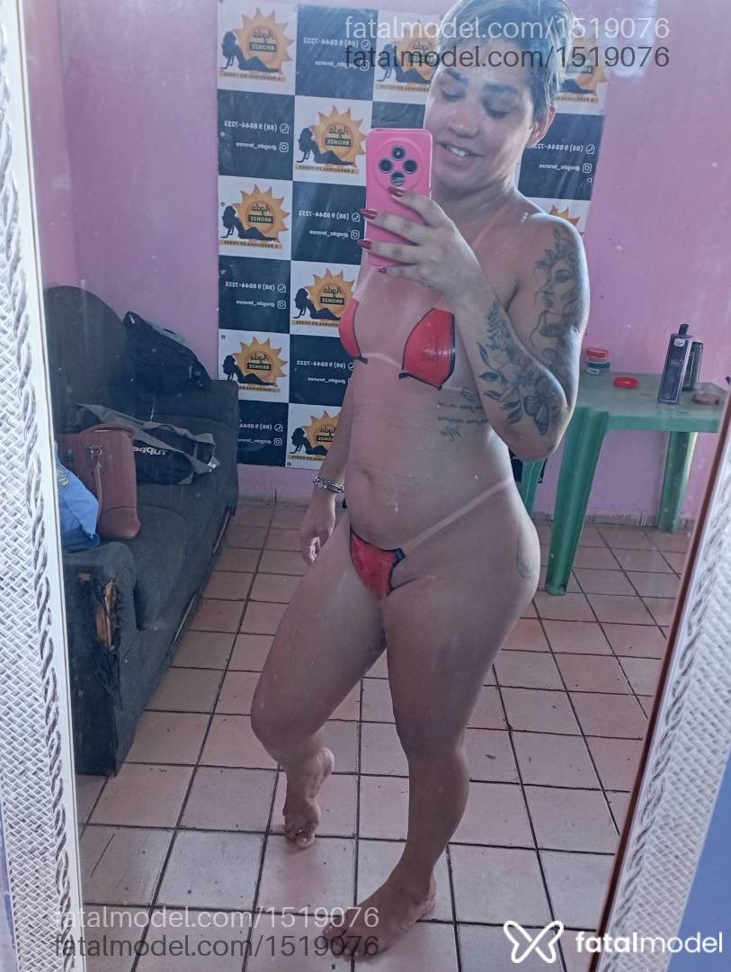 Acompanhante mulher trans loira (o) de olhos pretos - Jhullyzinha