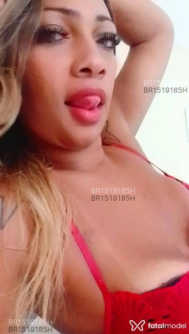 Acompanhante travesti loira (o) de olhos verdes em Volta Redonda - Morena