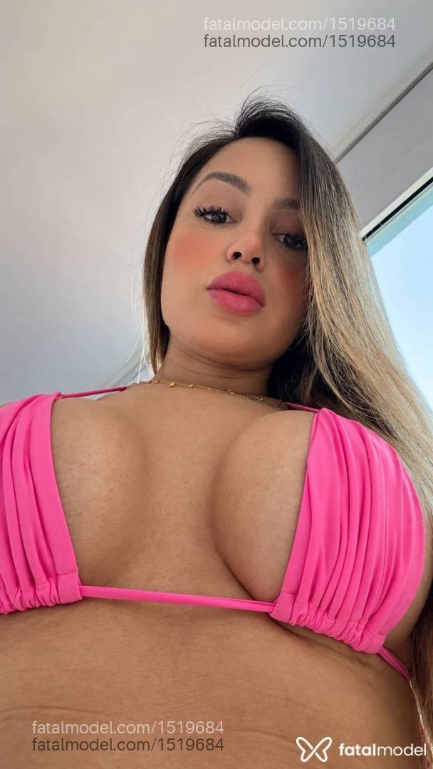 Acompanhante mulher loira (o) de olhos castanhos - Gaby
