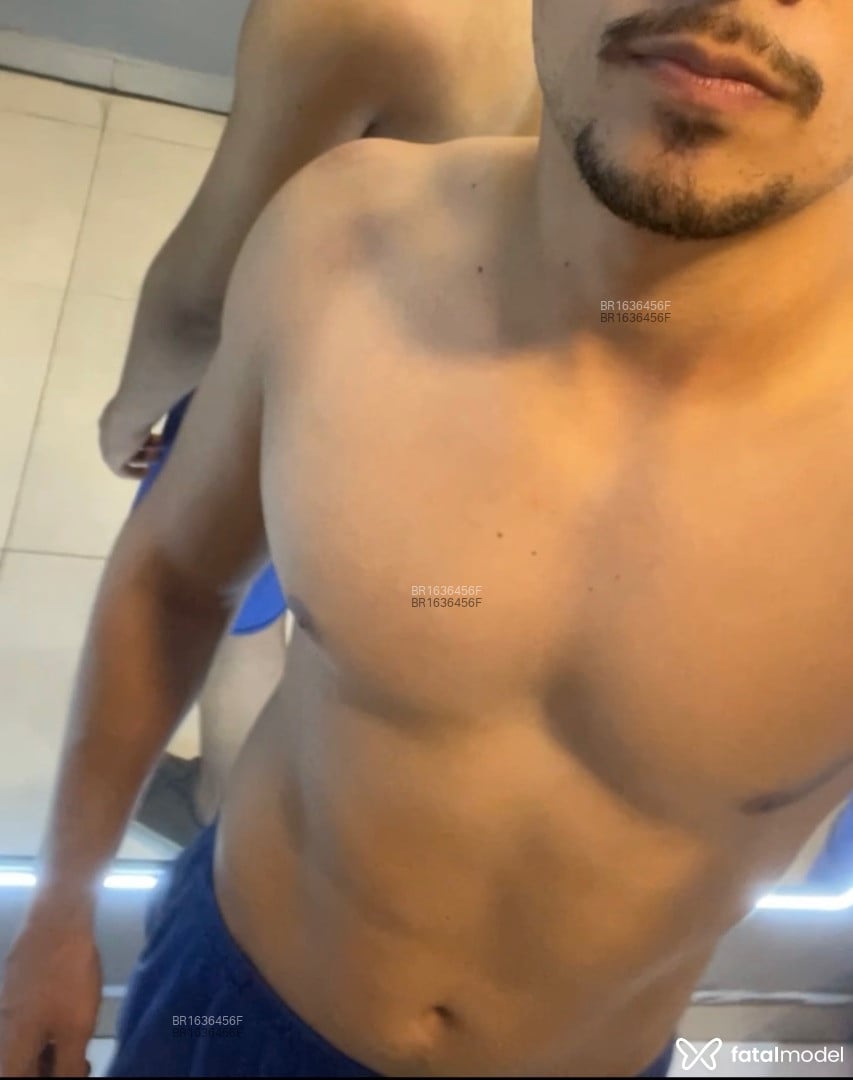 Acompanhante homem com cabelo castanho de olhos castanhos em Caldas Novas Acompanhante homem com cabelo castanho de olhos castanhos em Caldas Novas - Pedro