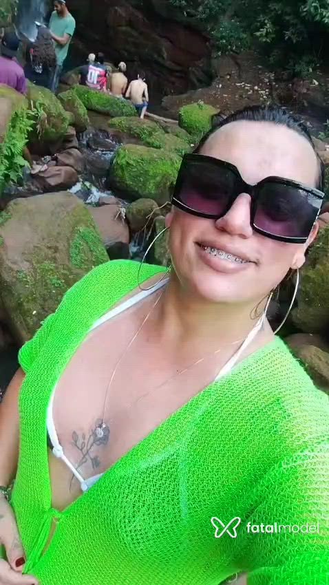 Acompanhante travesti com cabelo castanho de olhos castanhos - Pérola