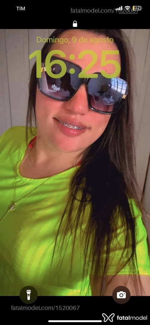 Acompanhante travesti com cabelo castanho de olhos castanhos - Pérola
