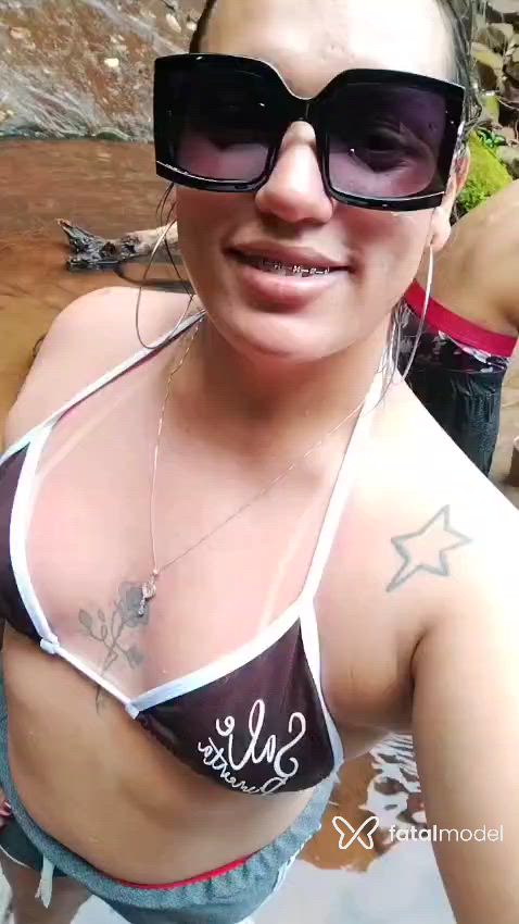 Acompanhante travesti com cabelo castanho de olhos castanhos - Pérola