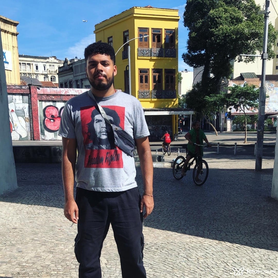Acompanhante homem com cabelo castanho de olhos pretos em Uberlândia - lennon