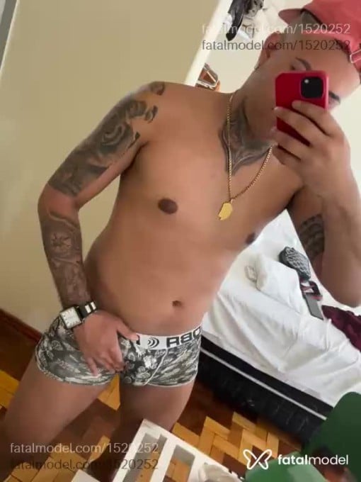Acompanhante homem morena (o) de olhos castanhos - Guilherme Acompanhante homem morena (o) de olhos castanhos - Guilherme