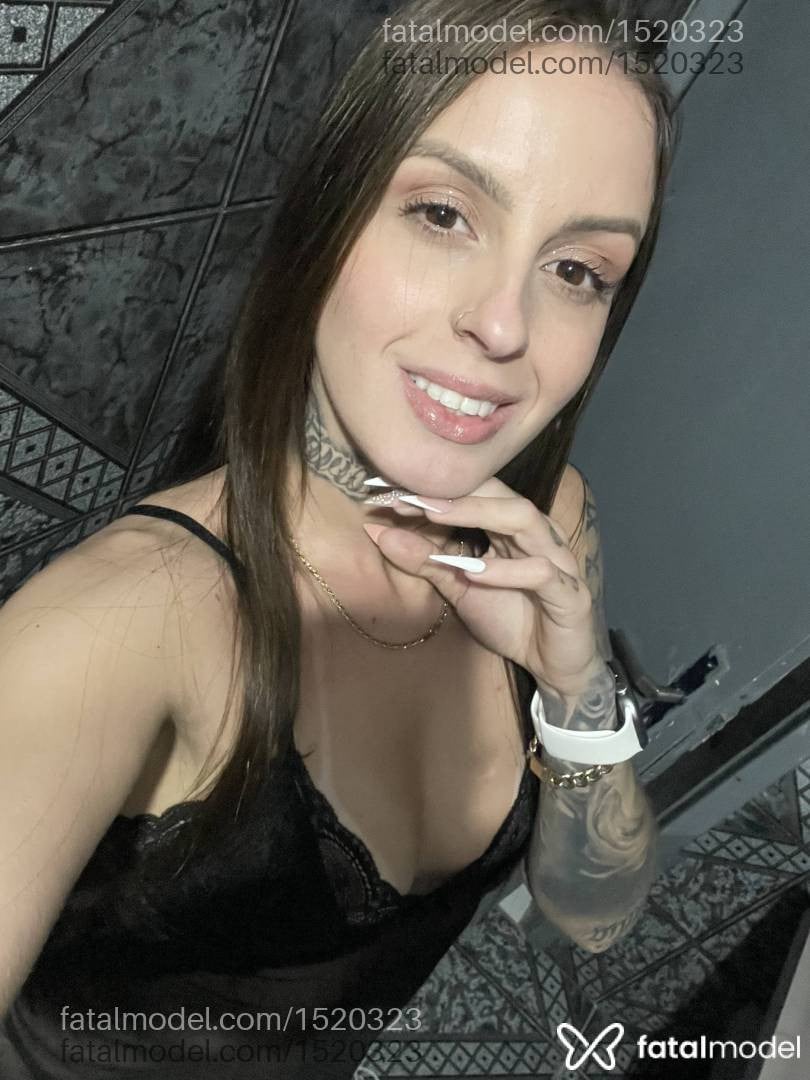 Acompanhante mulher com cabelo castanho de olhos castanhos em Gravataí - Thayla Medeiros
