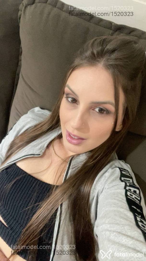 Acompanhante mulher com cabelo castanho de olhos castanhos - Thayla Medeiros