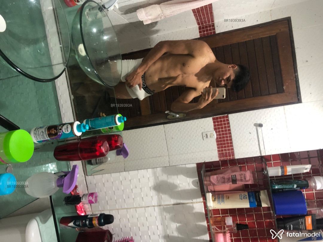 Acompanhante homem morena (o) de olhos castanhos em Virtual Acompanhante homem morena (o) de olhos castanhos em Virtual - Britinhosexy