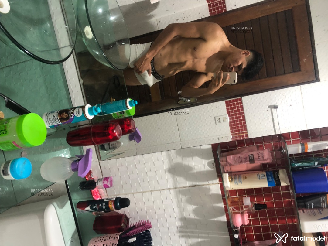 Acompanhante homem morena (o) de olhos castanhos em Virtual Acompanhante homem morena (o) de olhos castanhos em Virtual - Britinhosexy
