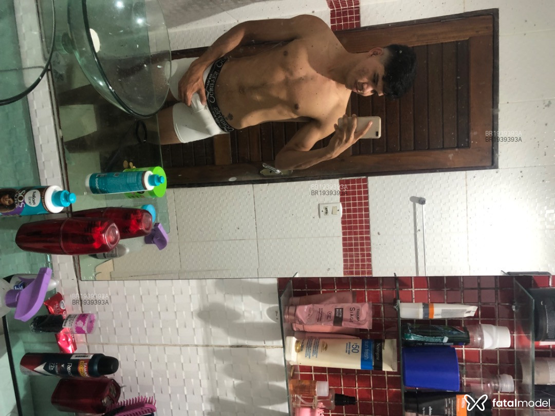 Acompanhante homem morena (o) de olhos castanhos em Virtual Acompanhante homem morena (o) de olhos castanhos em Virtual - Britinhosexy
