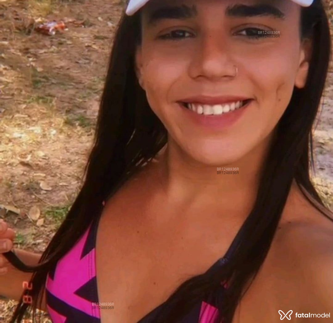 Acompanhante travesti com cabelo castanho de olhos castanhos em Ribeirão Cascalheira - Lary