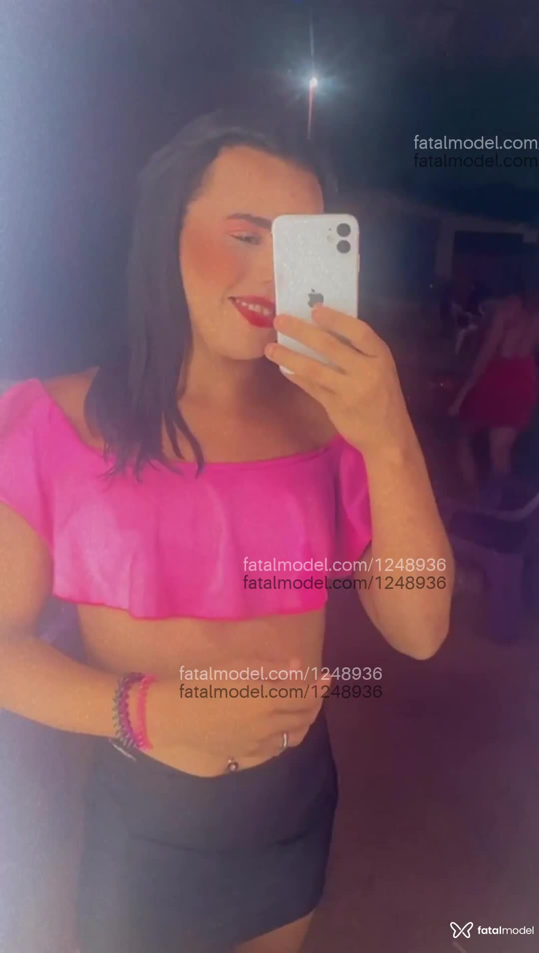 Acompanhante travesti com cabelo castanho de olhos castanhos em Ribeirão Cascalheira - Lary