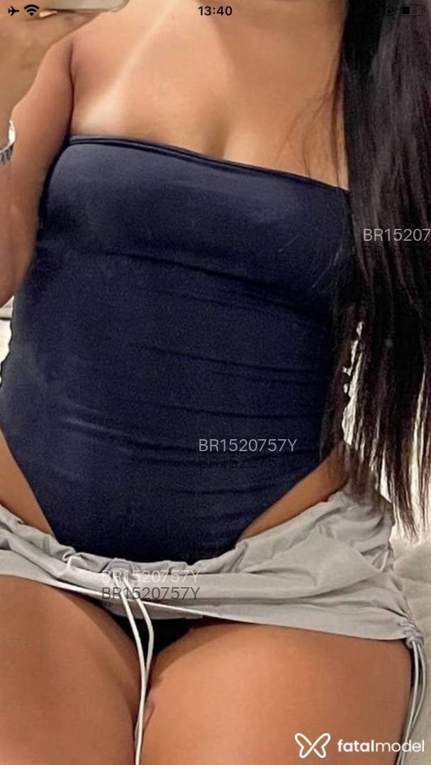 Acompanhante mulher morena (o) de olhos pretos em Macaé - Júlia