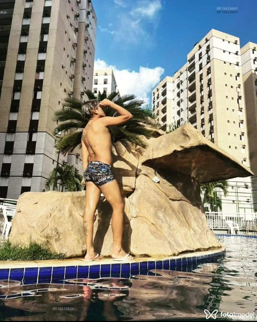 Acompanhante homem loira (o) de olhos cinza em Belém - Alysson styfler