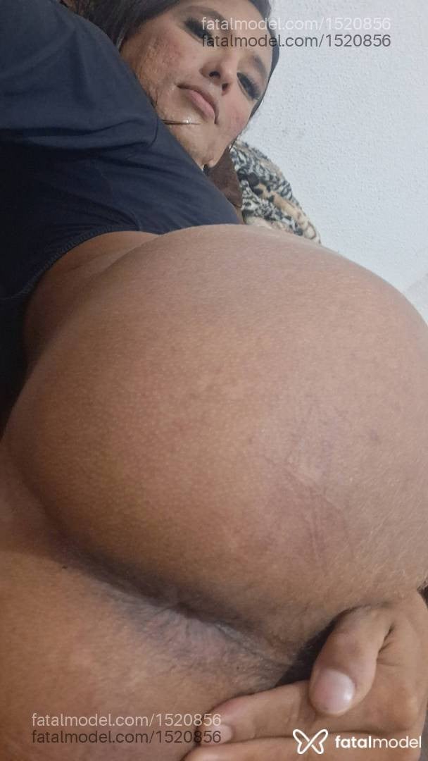 Acompanhante mulher trans com cabelo castanho de olhos pretos em Fortaleza - Patty Meirelles