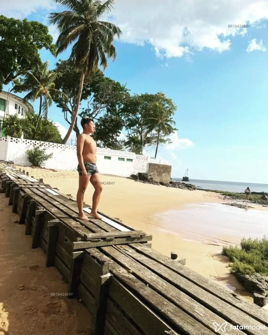 Acompanhante homem loira (o) de olhos cinza em Belém - Alysson styfler