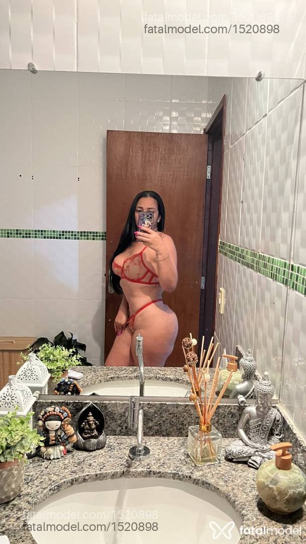 Acompanhante mulher morena (o) de olhos pretos em Araxá Acompanhante mulher morena (o) de olhos pretos em Araxá - Dany Ferrary