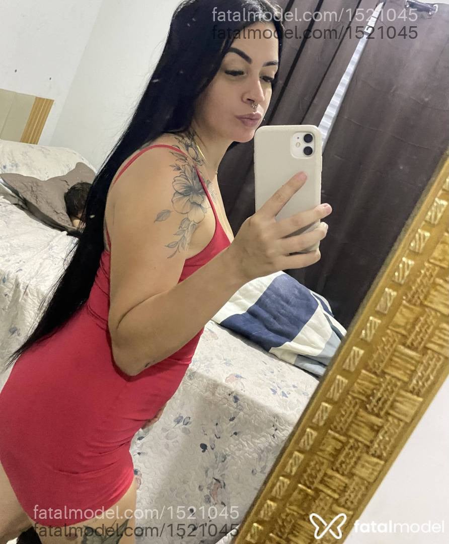 Acompanhante mulher com cabelo castanho de olhos castanhos - Letícia