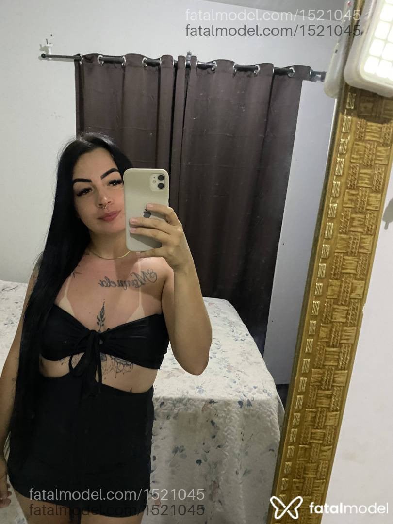 Acompanhante mulher com cabelo castanho de olhos castanhos - Letícia