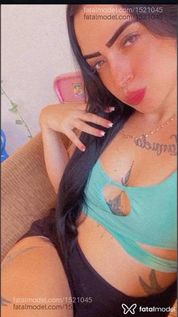 Acompanhante mulher com cabelo castanho de olhos castanhos - Letícia
