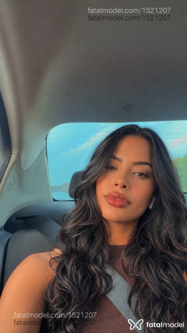 Acompanhante mulher morena (o) de olhos mel - Sabrina