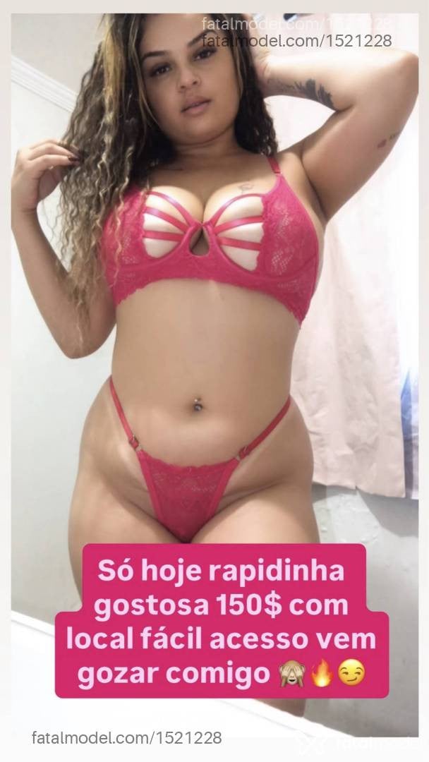 Acompanhante mulher loira (o) de olhos castanhos - Mika Araújo