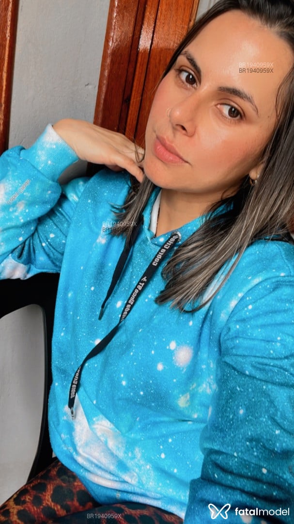 Acompanhante mulher com cabelo castanho de olhos castanhos em Leme - Thaytha