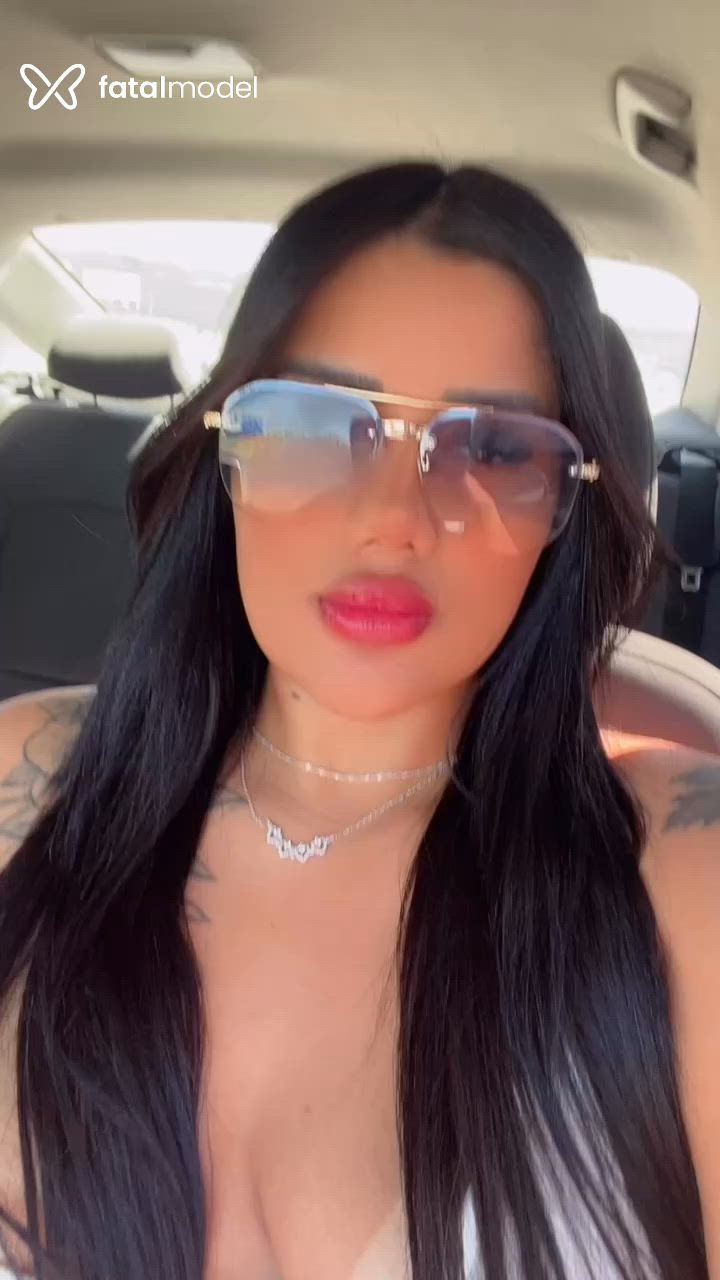 Acompanhante mulher morena (o) de olhos castanhos - Bruna