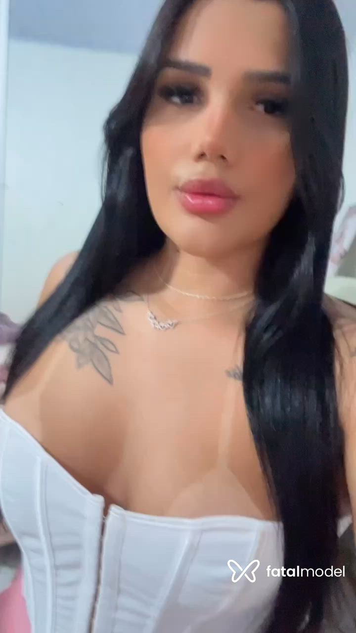 Acompanhante mulher morena (o) de olhos castanhos - Bruna Acompanhante mulher morena (o) de olhos castanhos - Bruna