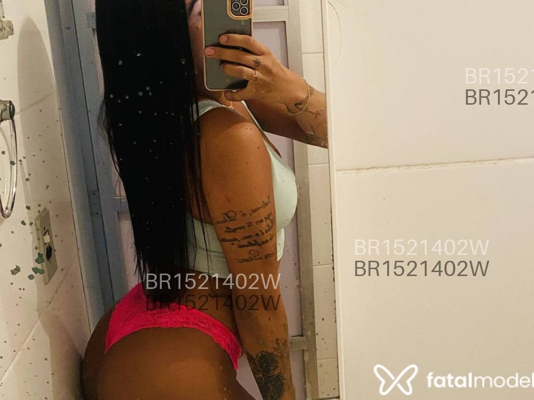 Acompanhante mulher com cabelo castanho de olhos castanhos em Ubá Acompanhante mulher com cabelo castanho de olhos castanhos em Ubá - Pietra
