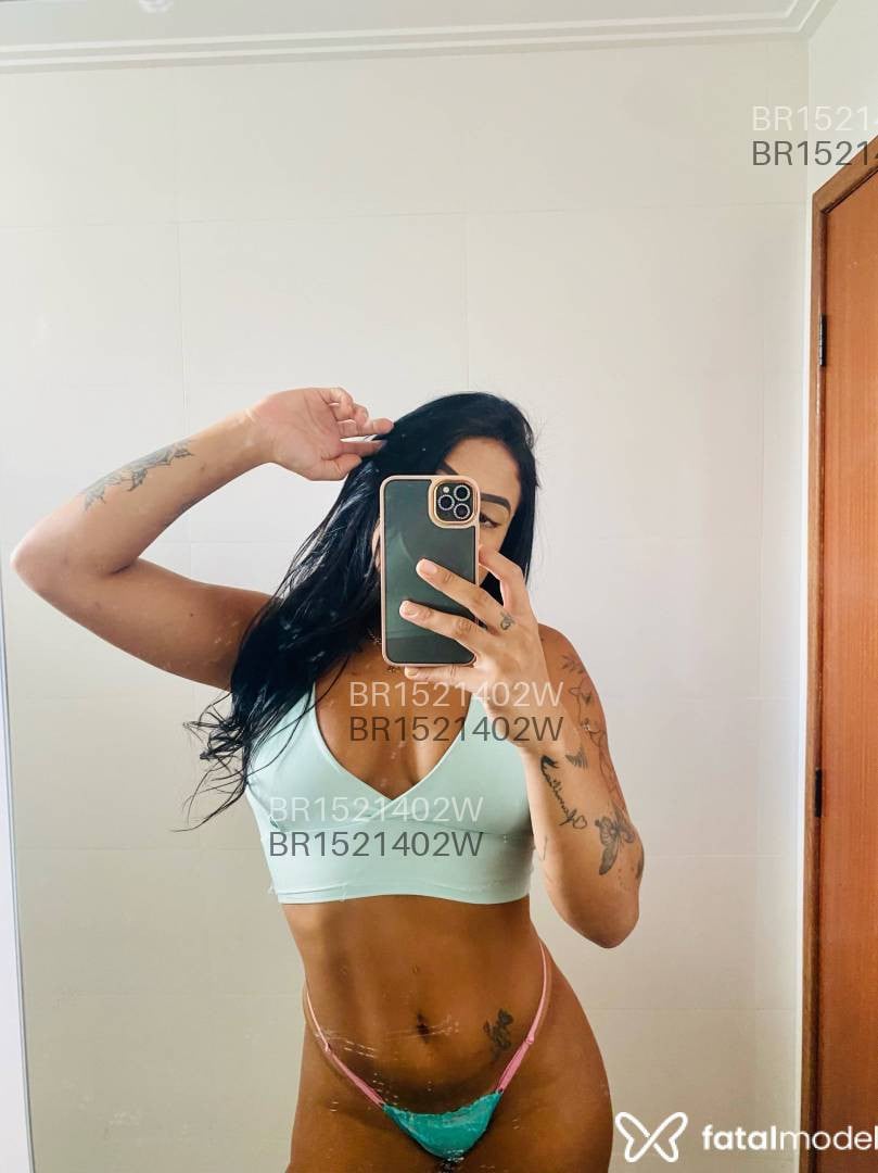Acompanhante mulher com cabelo castanho de olhos castanhos em Ubá Acompanhante mulher com cabelo castanho de olhos castanhos em Ubá - Pietra