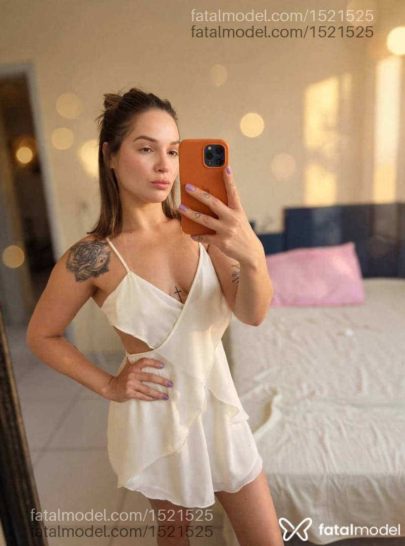 Acompanhante mulher com cabelo castanho de olhos castanhos - Vick