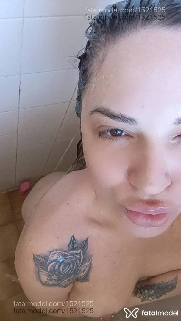 Acompanhante mulher loira (o) de olhos castanhos - Vick
