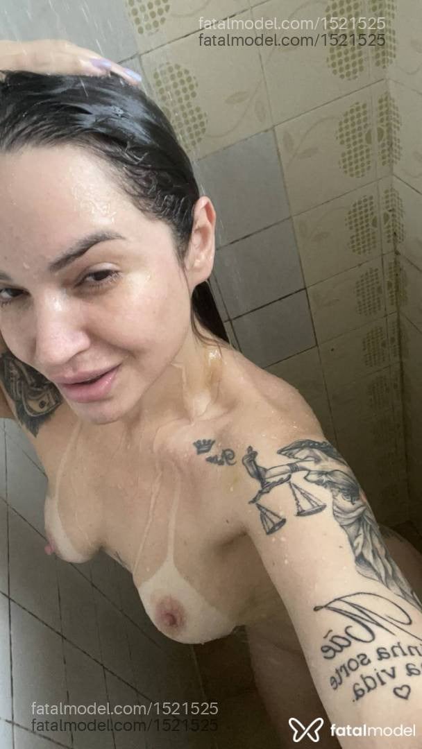 Acompanhante mulher com cabelo castanho de olhos castanhos - Vick
