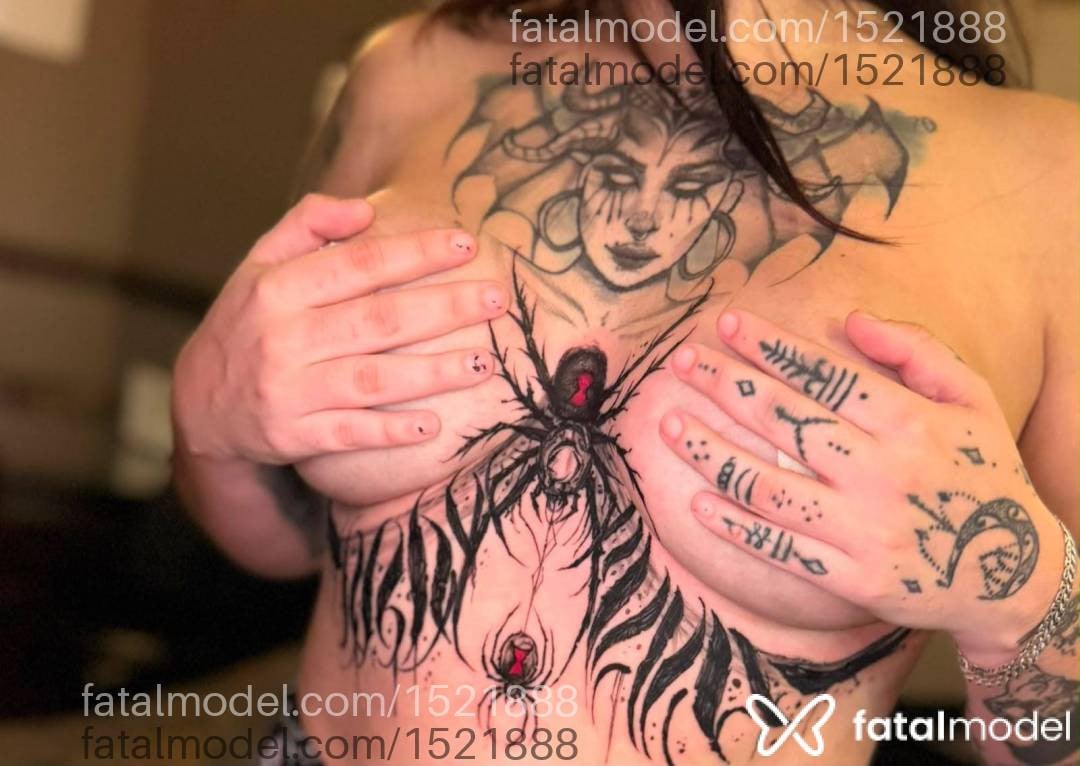 Acompanhante mulher morena (o) de olhos castanhos - Laryssa Melzim