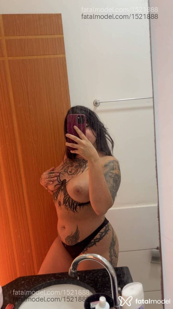 Acompanhante mulher morena (o) de olhos castanhos - Laryssa Melzim