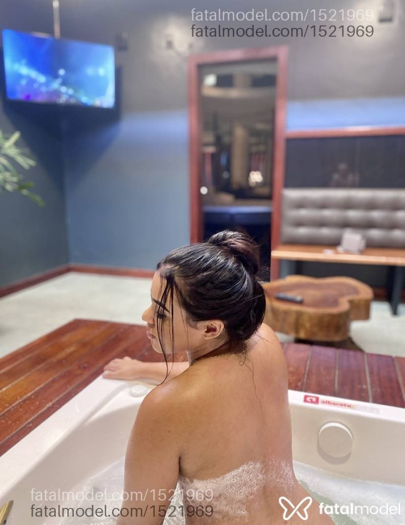 Acompanhante mulher morena (o) de olhos pretos em Curitiba - Sara Aguiar